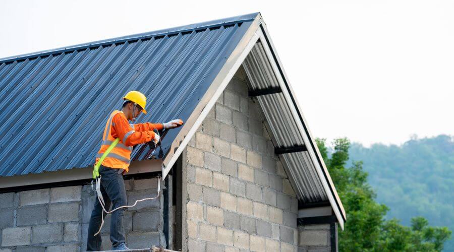 Professional gutter cleaning in Moraga, CA